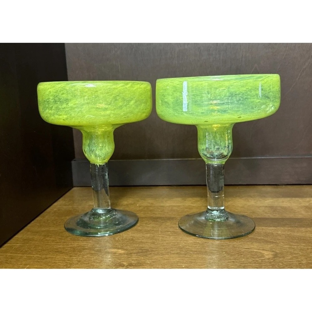 2 Margarita Bar Glasses Mexican Hand Blown Neon Green Art Bubble 10 oz 6.5"